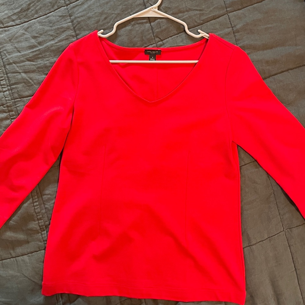 Ann Taylor Bright Red V-Neck 3/4 Sleeve Top